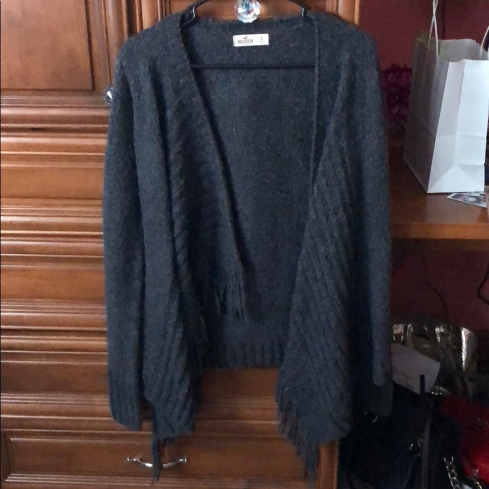 Hollister sweater